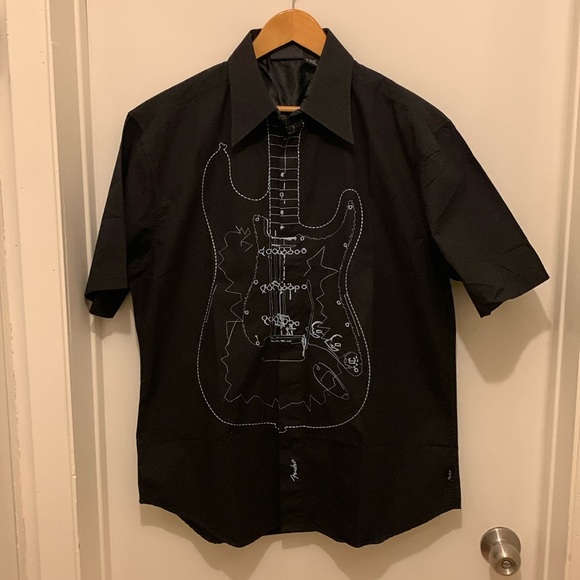 Fender (L) - Picture 15 of 16